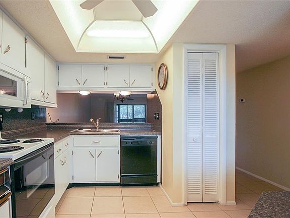 3rd image of 122 Nina Way #122