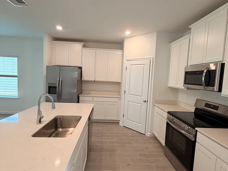 8904 SW 69th Ter — Photo 7