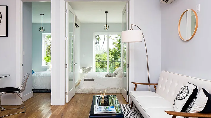 Rented by Nooklyn NYC LLC | media 24