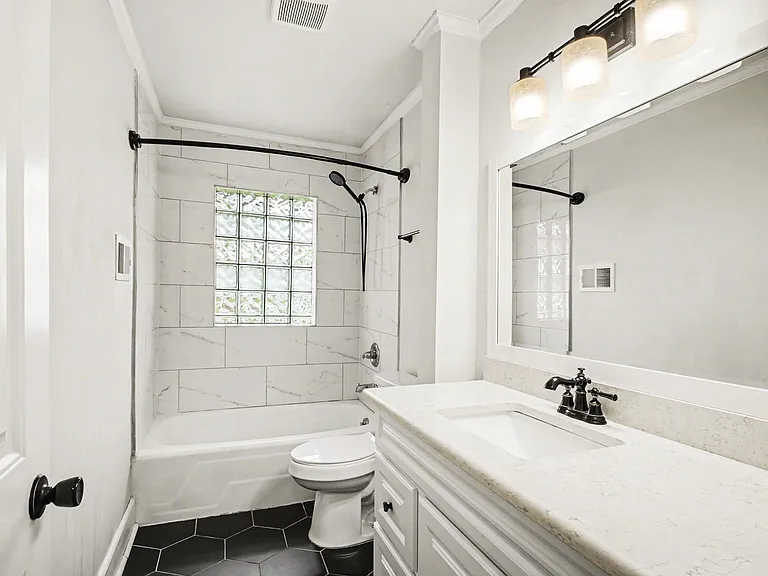 782 Union St S — Photo 16