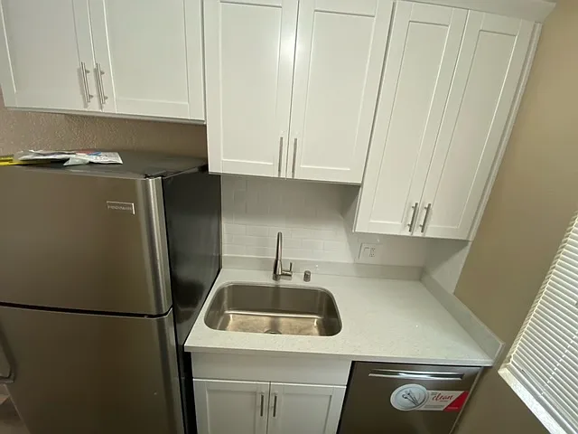 3 bed, 1000 sqft, $2,850 — Photo 2