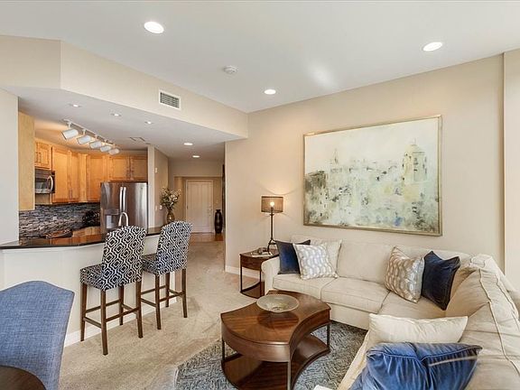 4th image of 500 Throckmorton St APT 612