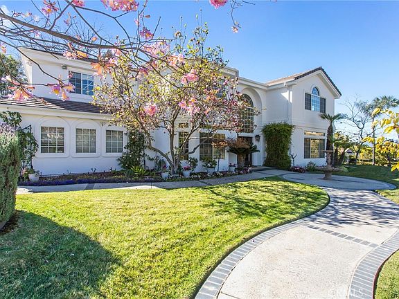 3rd image of 1703 Kyle Ln