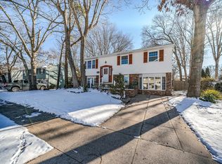 17 Franklin Dr, Somers Point, NJ 08244
