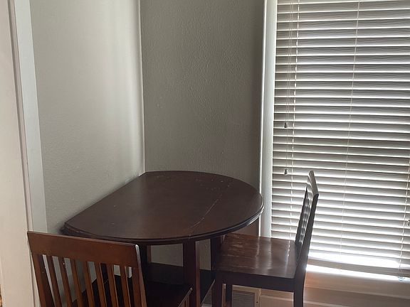 4th image of 830 Fremont St #1