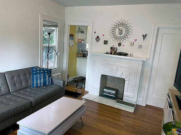 2nd image of 3455 Loma Vista Ave