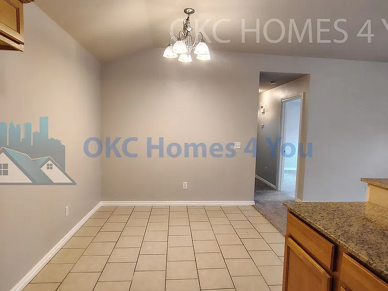 606 Garrison Ln — Photo 11