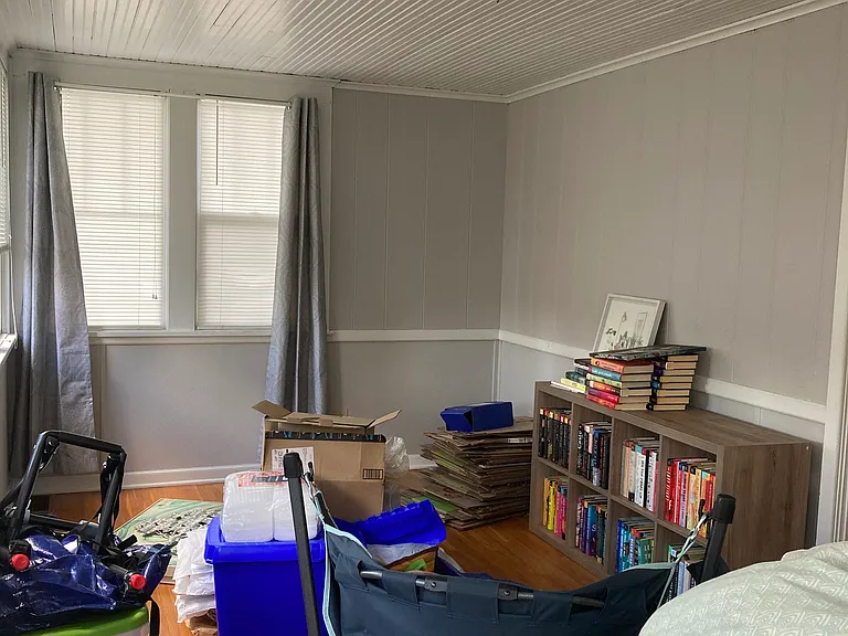 sunroom (with tenant belongings)