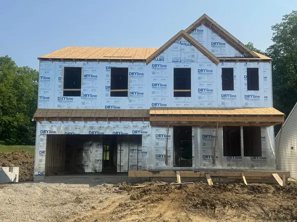 360 Isaac Tharp St, Pataskala, OH 43062