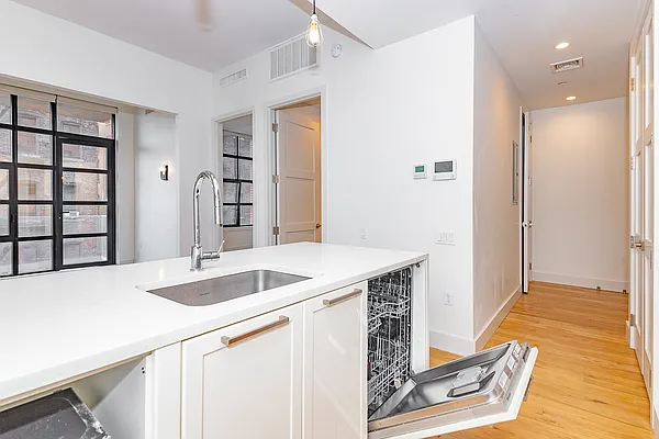 Rented by MySpaceNYC | media 5