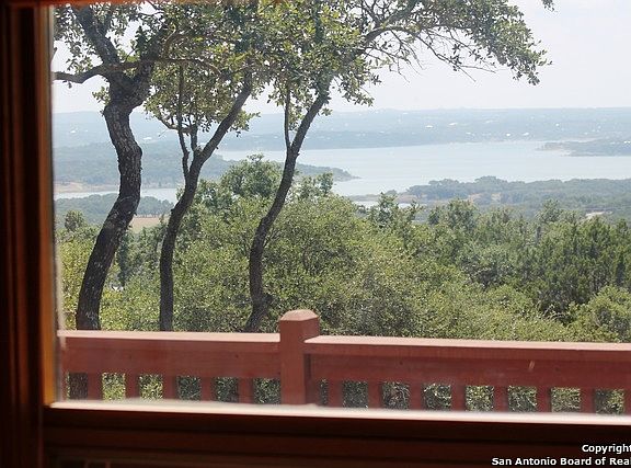 3rd image of 1941 Scenic View Dr