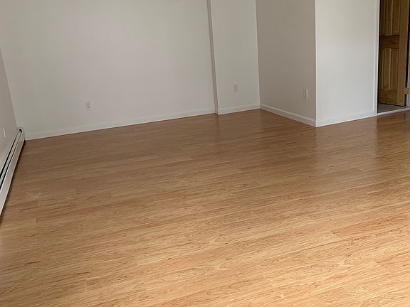 5th image of 42-68 Parsons Blvd #1