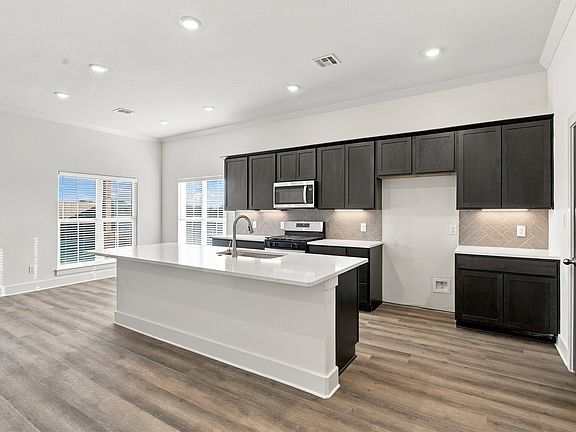 5th image of 4215 Hummingbird Dr