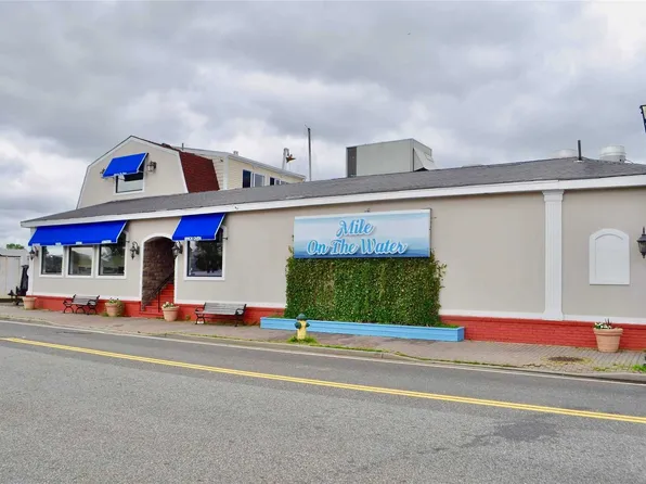 229 Woodcleft Ave, Freeport, NY 11520