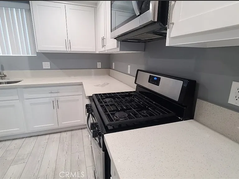 839 E 32nd St — Photo 18