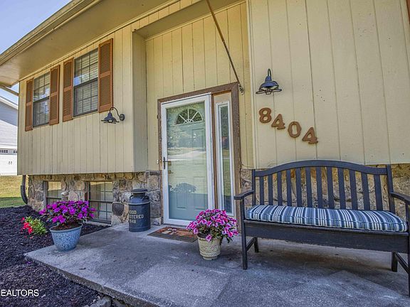 4th image of 8404 Grane Lefe St #Z