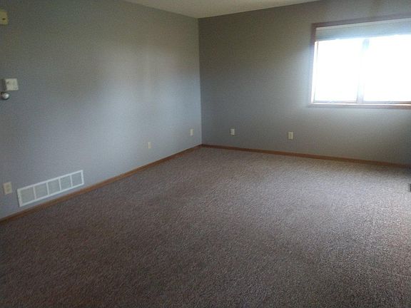 3rd image of 101 Eastwood Dr