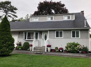 15 Ehler St, Brentwood, NY 11717