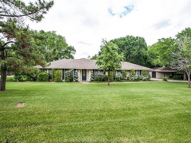 1st image of 305 Woodland Trl