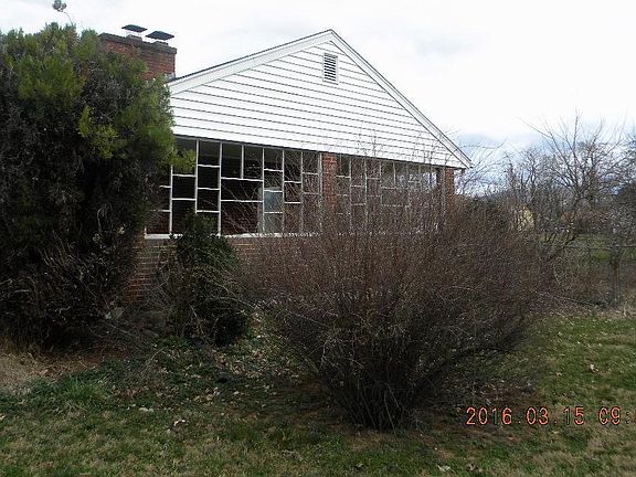 3rd image of 3911 Harvest Ln NW