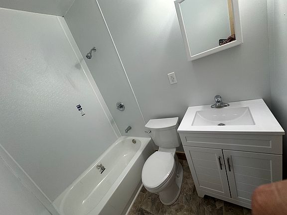 2nd image of 502-504 W 8th St Floor 504-2