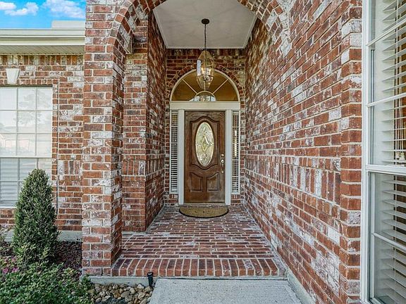5th image of 25710 Bearborough Dr