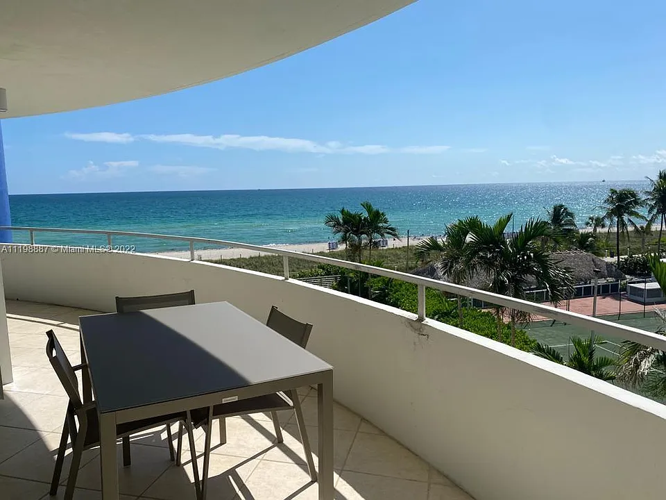 5151 Collins Ave #531