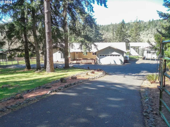 1443 San Souci Dr, Roseburg, OR 97471