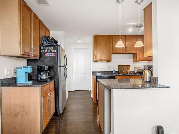 5th image of 5330 Pershing Ave APT 702