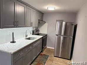 1 bed, 1.0 bath, 564 sqft, $1,600 — Photo 2