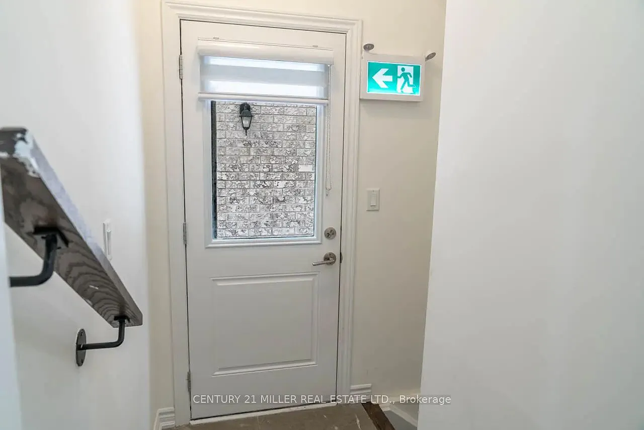 2 bed, $1,600 — Photo 4