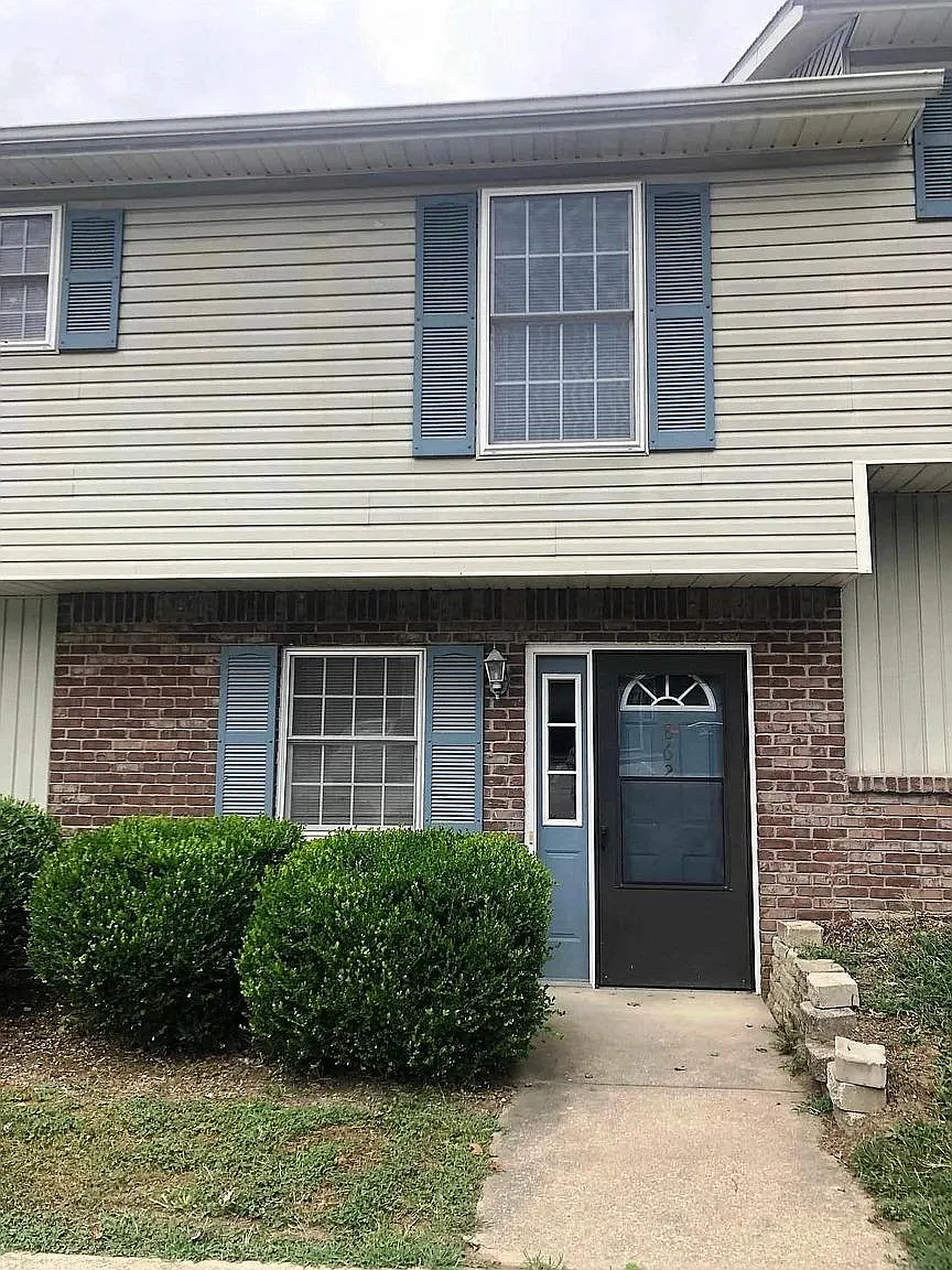 2 bed, 2.5 bath, 1240 sqft, $1,450 — Photo 1