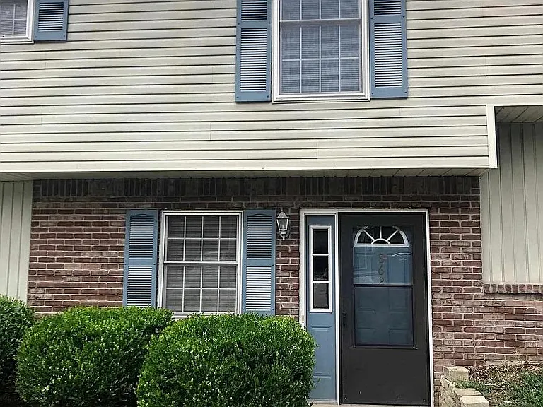 862 E Sherwood Hills Dr — Photo 1