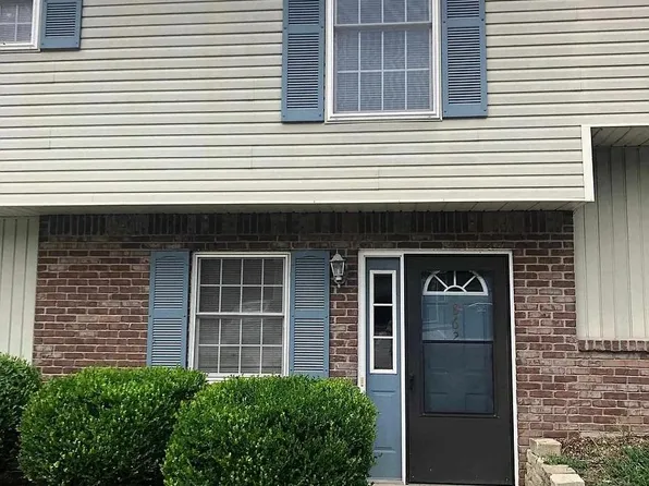 862 E Sherwood Hills Dr, Bloomington, IN 47401