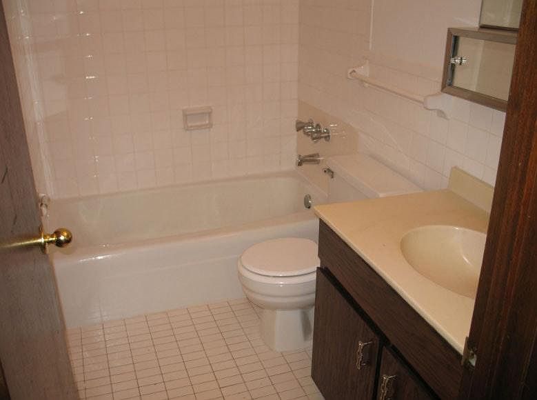 1st image of 460 Luella St N