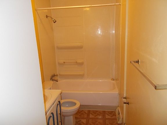 5th image of 815 N Lombard St