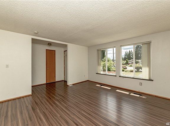 5th image of 6021 85th St E