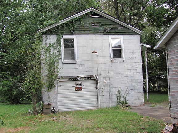 3rd image of 948 S 7th St