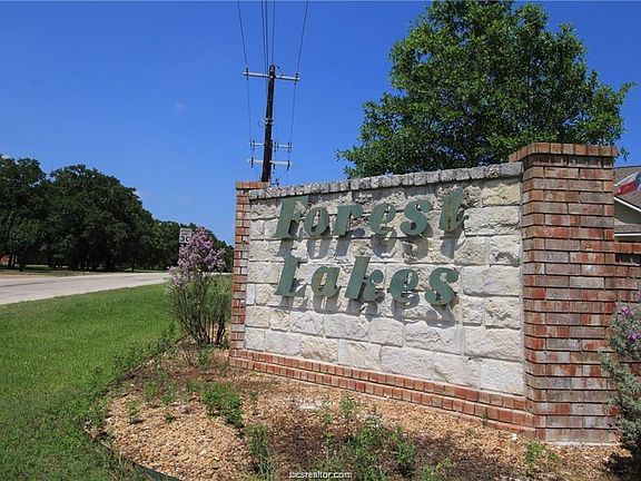 3rd image of Lakefront Dr