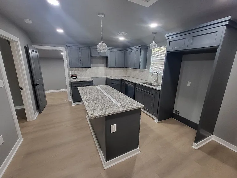 516 S 38th West Ave — Photo 4