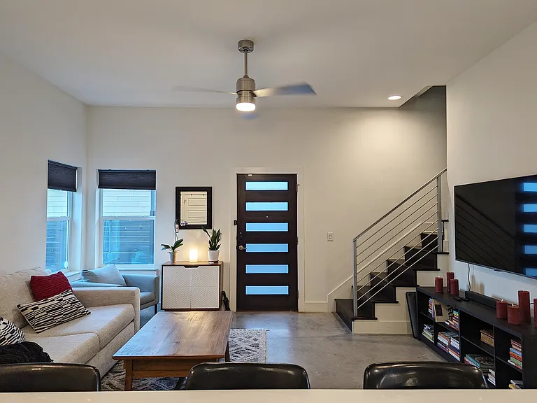 7612 Providence Ave #B — Photo 4