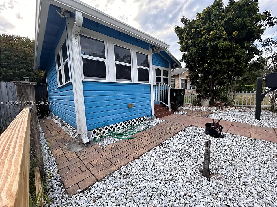 413 S K St