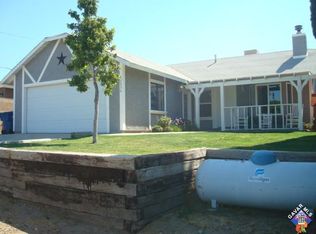 42636 Cabin Dr, Lake Hughes, CA 93532