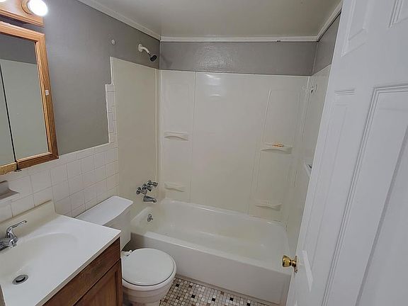 5th image of 3714 Geraldine Ave APT 2