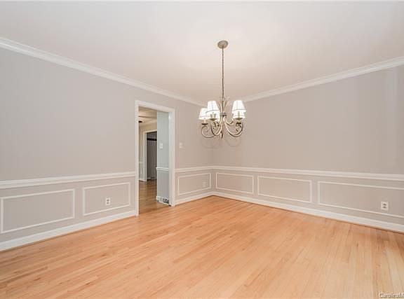 5th image of 3637 Mill Pond Rd