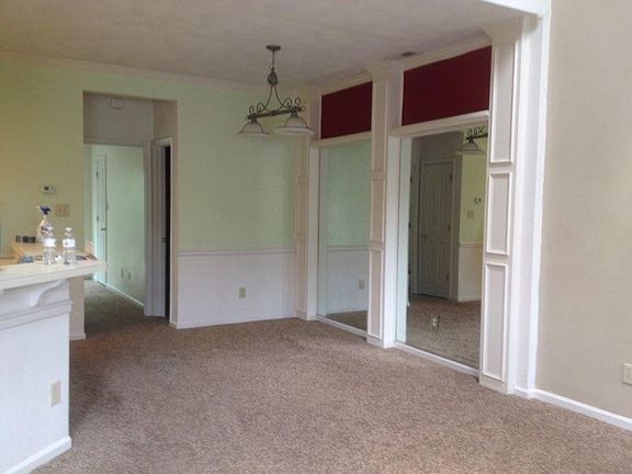 4th image of 850 Southlake Cir