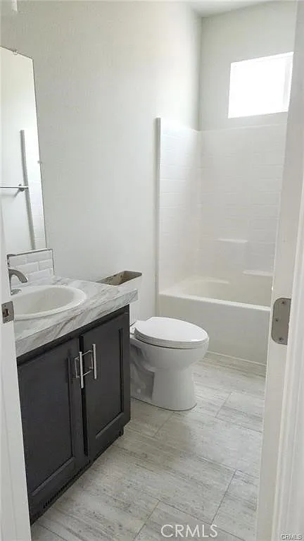 3 bed, 1560 sqft, $3,000 — Photo 2