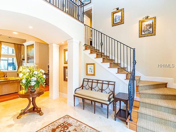 4th image of 6 Beech Hill Ct