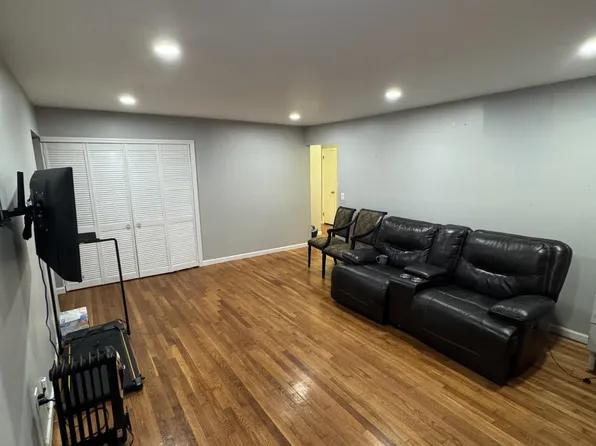 9119 Smith Avenue image 4 of 6