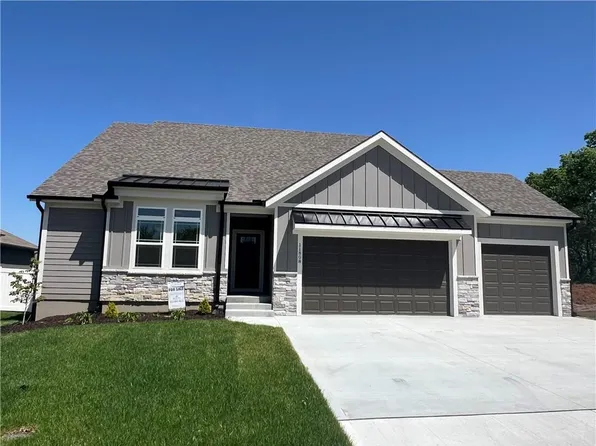 11808 E 231st St, Peculiar, MO 64078